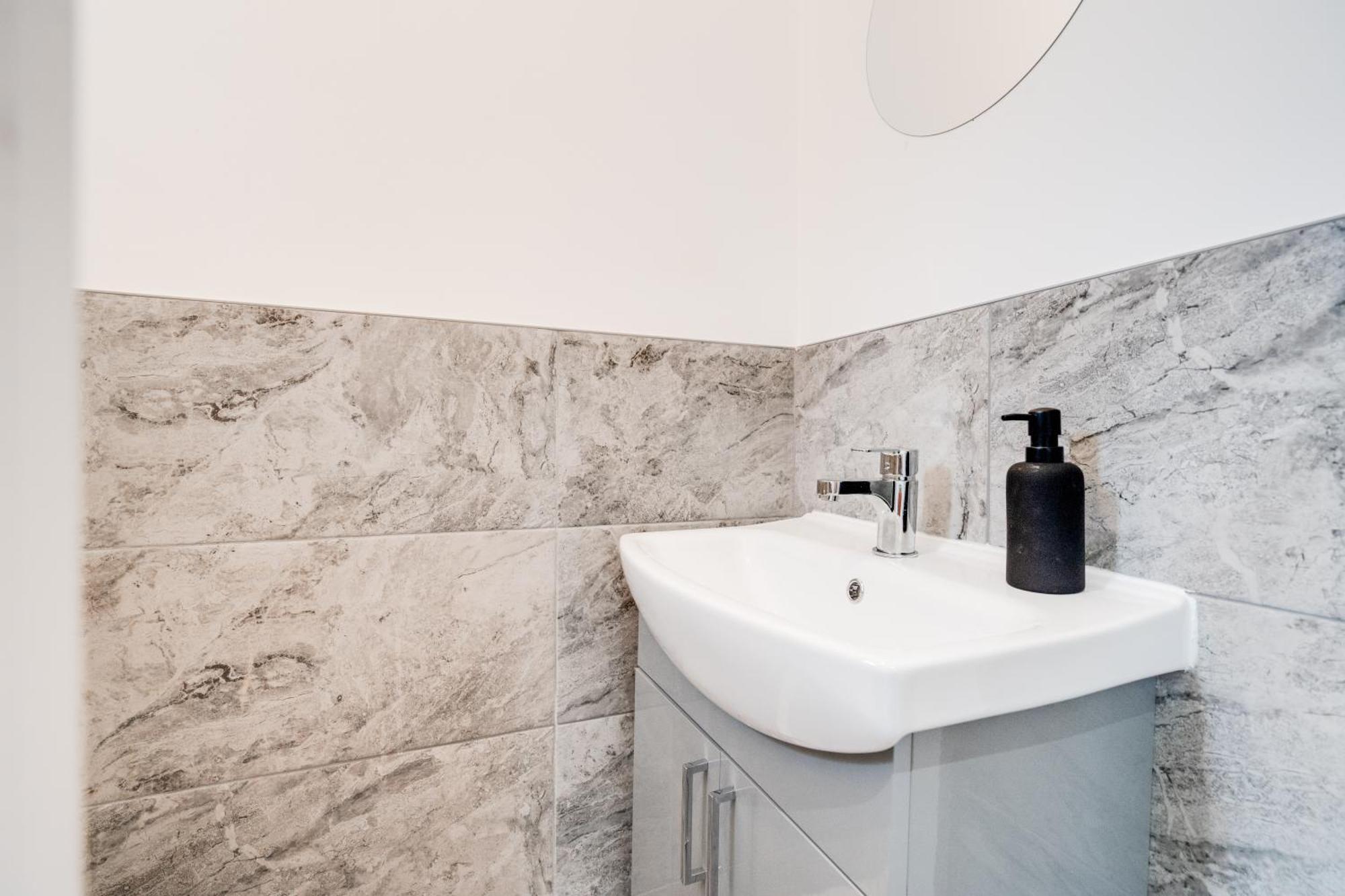 Shawe House - 10 Minute Mcr Airport - Free Parking Βίλα Wythenshawe Δωμάτιο φωτογραφία